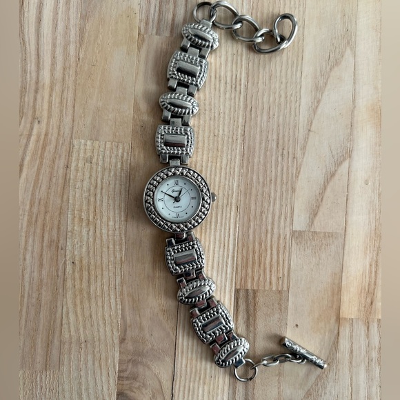 Geneva Ladies Watch Stainless Toggle Bracelet Round White Dial - Picture 1 of 11